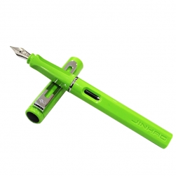 Bút máy màu xanh lá